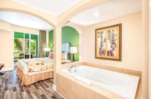Weston Resort | Mizner Place at Weston Town Center, Fort Lauderdale