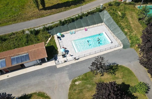 Prailles House | Mobilhome avec Accès Piscine et Lac | Parking