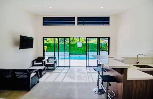 Villa Bonita Condo | Modern 3-BR Condo AC Minutes from Airport SJO & City Mall