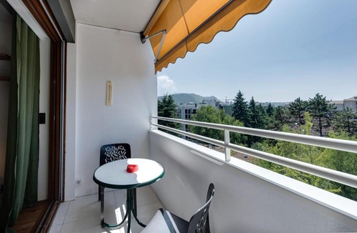 Annecy Apartment | Modern and new apartment in the quiet area of Parmelan