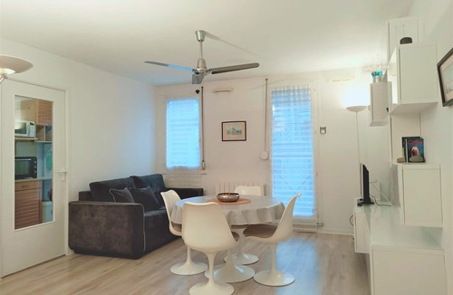 Aix-les-Bains City Center Apartment | Modern bright studio with parking, pets allowed