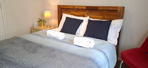 Te Atatu South House | Modern Sunny & Comfy Rooms with Ultra-Fast Fibre & Free Parking