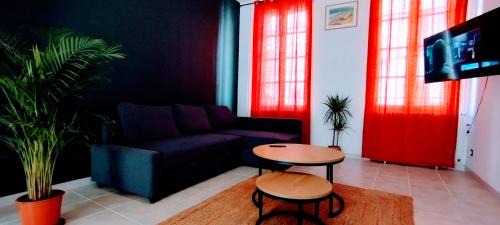 Avignon City Centre Apartment | My flat with terrasse in Avignon! Disney Prime vidéo