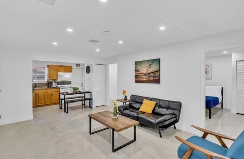 Little Ranches House | NEW 2 Bedroom Hollywood Beach and Hard Rock LB1