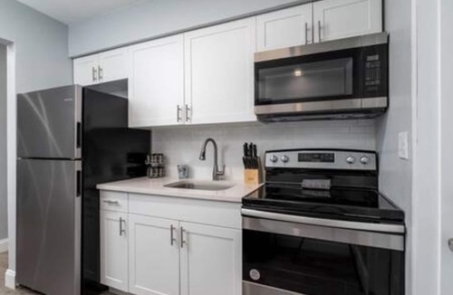 Coral Ridge Apartment | New, Cozy Studio - Heart of Fort Lauderdale