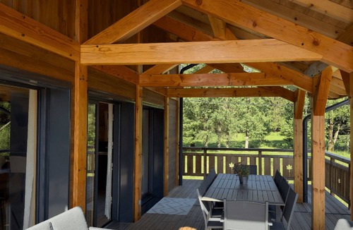 Le Mont Ski Chalet | New for 2024! Tourist accommodation in a high-end chalet in Saulcy.