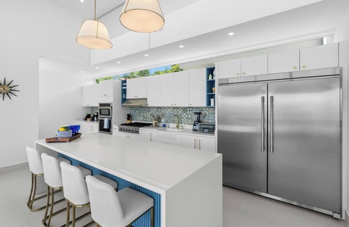 Coco House | New Gated Home - 6 Suites - Vacation Planning Included!