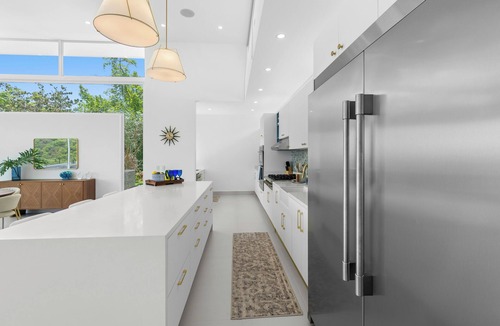 Coco House | New Gated Home - 6 Suites - Vacation Planning Included!
