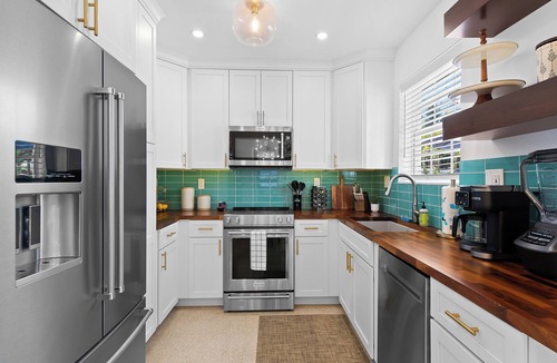 North Corals House | New Heated Pool Escape, Sunshine, Relaxation & Vacation Vibes Near Beaches, Dining & Fun!