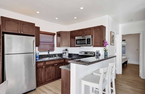 North Beach Apartment | New! Waves on Walnut # 1
