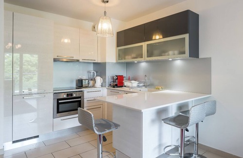 3rd Arrondissement Apartment | Nice & quiet 2 br apt, garage & patio, Part-Dieu