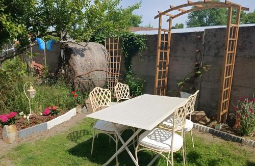 Cholet Apartment | O Petit Jardin studio Cholet