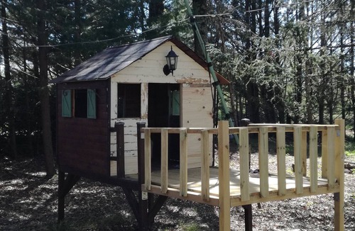 Morlac House | Oasis of Calm: Charming and Peaceful Country House with Children's Games