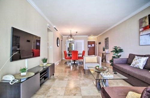Hollywood South Central Beach Apartment | Ocean-View Balcony: Beachfront Hollywood Apt!