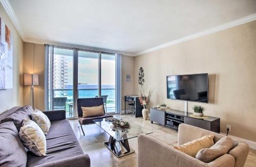 Hollywood South Central Beach Apartment | Ocean-View Balcony: Beachfront Hollywood Apt!