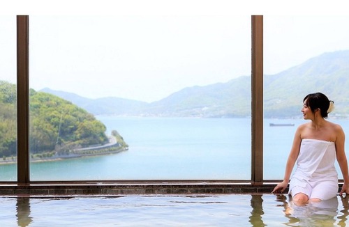 Shodoshima House | Ocean view on the top floor Semisuite room / Shozu-gun Kagawa