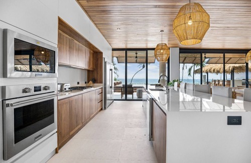 Potrero Villa | Oceanfront Oasis - 9BR Infinity Pool Villa
