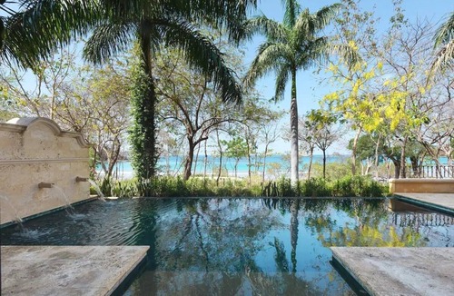 Las Catalinas Villa | Oceanfront Villa with Pool and Beach Club Access - Casa Tom