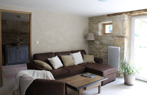 Villeneuve d'Aveyron House | Old building, with private pool in the heart of a small farmhouse Quercy.
