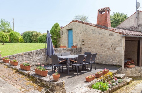 Saint-Michel-le-Cloucq House | Old Character Cottage In The South Vendee Near The Marais Poitevin