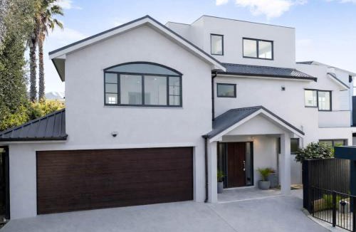 Orakei House | Orakei 5BR Retreat Near Mission Bay and CBD