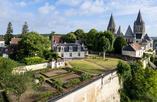 Loches Villa | Palais D’Or - Seven Bedroom Villa, Sleeps 13
