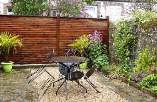 Senonches House | Parfait pour les amoureux de la nature: maison 2 chambres avec jardin, proche forêt et château - FR-1-581-74