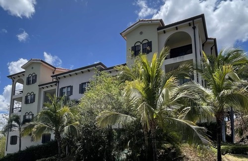 Coco Apartment | Penthouse with ocean view and walking distance to the beach