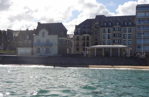 Courtoisville-Sillon-Moka Apartment | Plage du Sillon, T2, Secure & private parking, internet, Holiday room