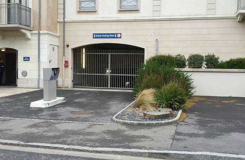 Courtoisville-Sillon-Moka Apartment | Plage du Sillon, T2, Secure & private parking, internet, Holiday room