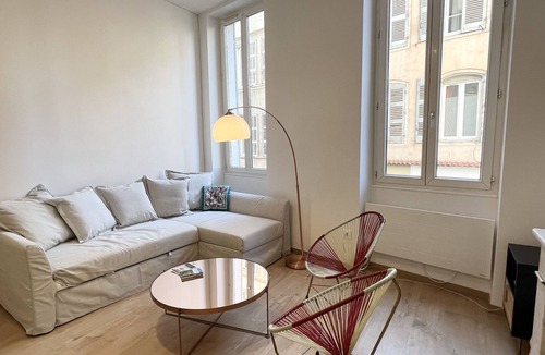 Le Camas Apartment | Pleasant 3-bedroom flat in the center of Marseille