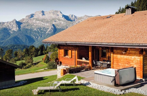 Manigod Ski Chalet | Pralor Le Nova - luxury ski chalet for 8, hot tub & views - OVO Network