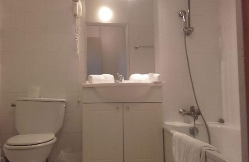 Pernes-les-Fontaines Hotel | Prato Plage