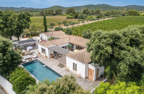 La Londe-les-Maures Villa | Prestigious villa in the heart of a vineyard near BORMES-LES-MIMOSAS