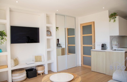 Cannes La Bocca Apartment | PRETTY STUDIO WITH SEA VIEW A/C, SWIMMING POOL, TENNIS