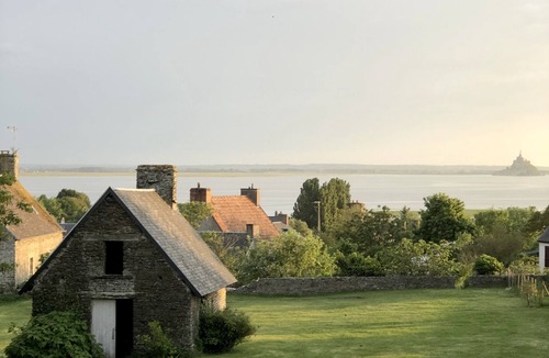 Vains House | PRIEURÉ SAINT LÉONARD Bay of Mont Saint Michel