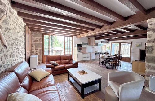 Saint-Estephe Cottage | Private lake & forest in the Dordogne: absolute calm in a comfortable gîte
