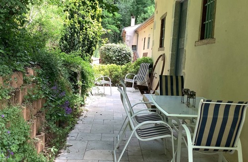 Castres House | Private residence in a 17th century French Estate with pool & beautiful gardens.