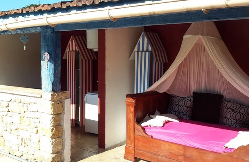 Duravel House | Quercynoise farm w/pool, peaceful setting, in the vineyards of wine from Cahors