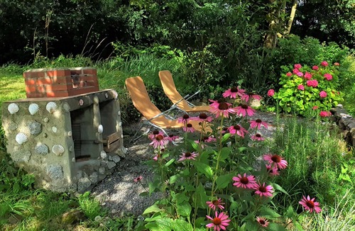 Ver Apartment | Quiet cozy apartment with a large garden near the sea