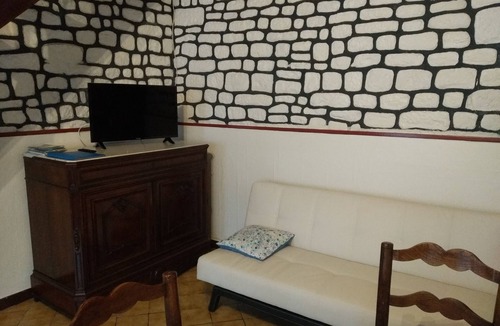 Pays de Fontenay-Vendee House | Quiet furnished accommodation with garden