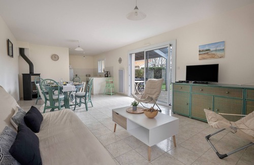 Le Cormier Ski Chalet | Quiet house 400m from the beach