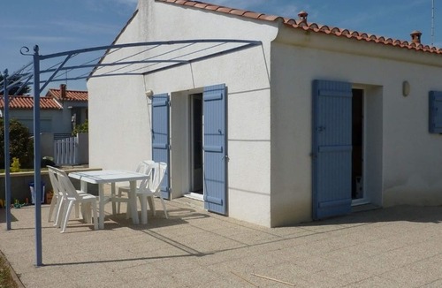 La Faute-sur-Mer House | Quiet Modern House Near Beach, Shops – Sleeps 6, No Pets