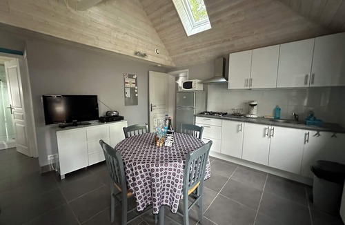 Sene House | Quiet vacation in small house with enclosed garden (Saturday to Saturday)