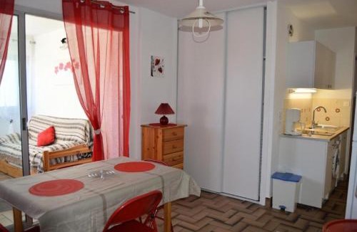 Port Leucate Apartment | Résidence Les Cyclades - STUDIO 4 PERSONNES 4 couchages PORT LEUCATE. Réf: 2CYC 38A MAE-4884