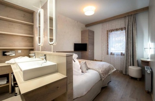 Meribel Centre Apartment | Résidence Pierre & Vacances Premium L'Hevana ***** - Apartment 6 people - 2 bedrooms - Fireplace - Sauna