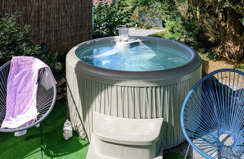 Floyon House | Rêves au Chalet - maisonnette avec jacuzzi