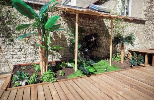 Hincmar Apartment | Rare = Apartment 6 pers Downtown with large terrace, spa, petanque