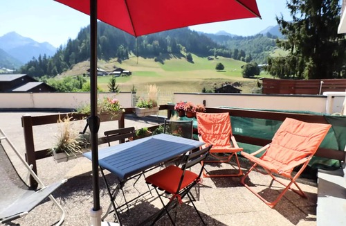 Areches Apartment | Residence Val Blanc 2 - Apartment 4 people center village near the slopes, classified 2 stars for 3 people
