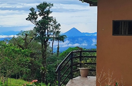 Bijagua Cottage | Rio Celeste Nature View (Blue River access)